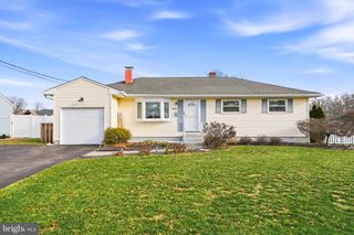 1038 ESTATES BLVD, Hamilton, NJ 08690