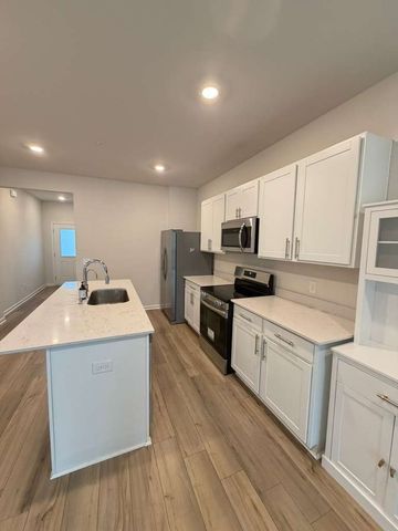 677 Birdie Dr, Spring Hill, TN 37174