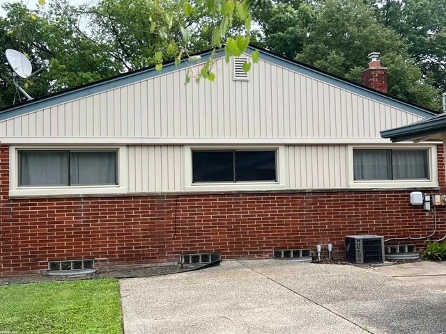 24513 Ursuline Street, Saint Clair Shores, MI 48080