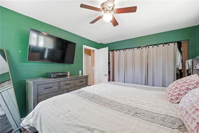 7502 N Wayne Avenue, Gladstone, MO 64118