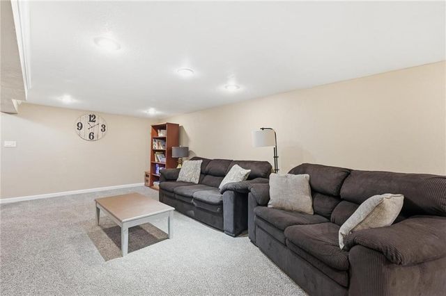 7502 N Wayne Avenue, Gladstone, MO 64118