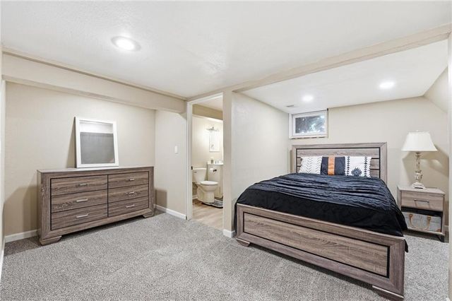 7502 N Wayne Avenue, Gladstone, MO 64118