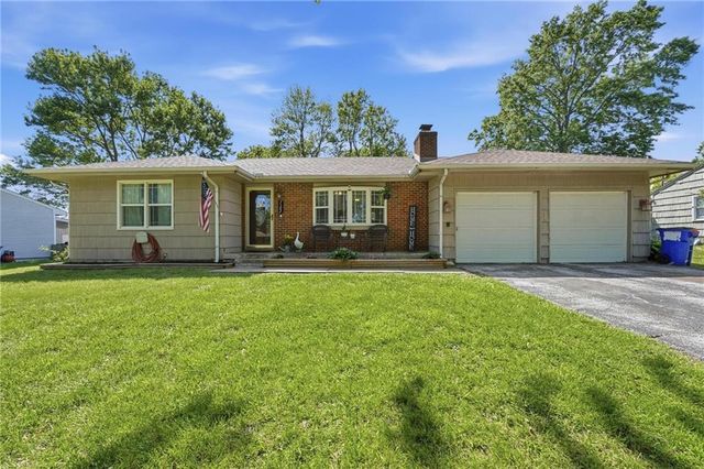 7502 N Wayne Avenue, Gladstone, MO 64118