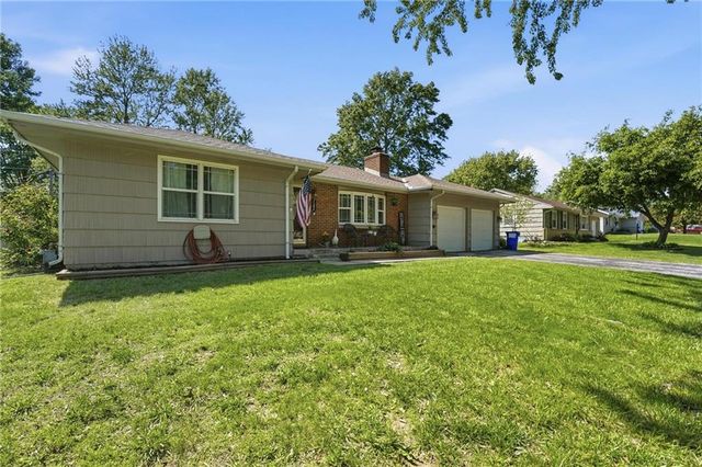 7502 N Wayne Avenue, Gladstone, MO 64118