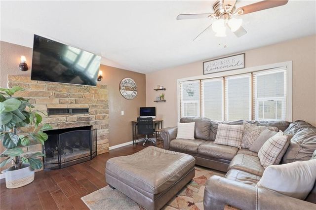 7502 N Wayne Avenue, Gladstone, MO 64118