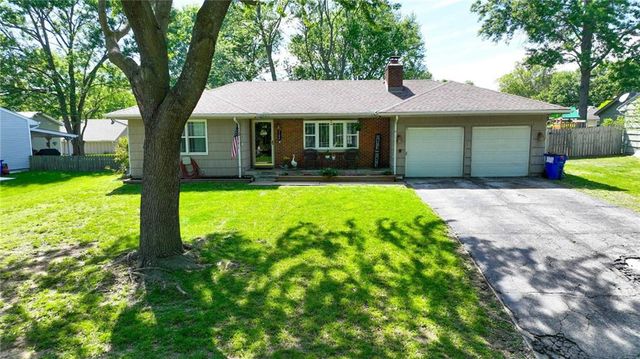 7502 N Wayne Avenue, Gladstone, MO 64118