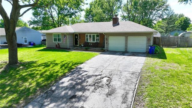 7502 N Wayne Avenue, Gladstone, MO 64118