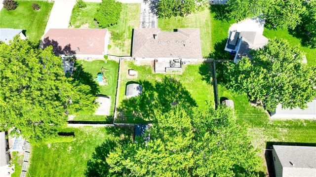 7502 N Wayne Avenue, Gladstone, MO 64118