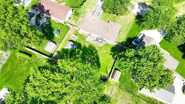 7502 N Wayne Avenue, Gladstone, MO 64118