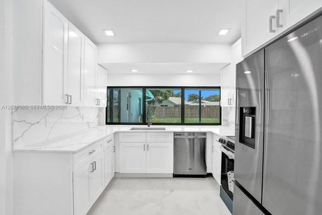 8775 SW 1st Pl, Coral Springs, FL 33071