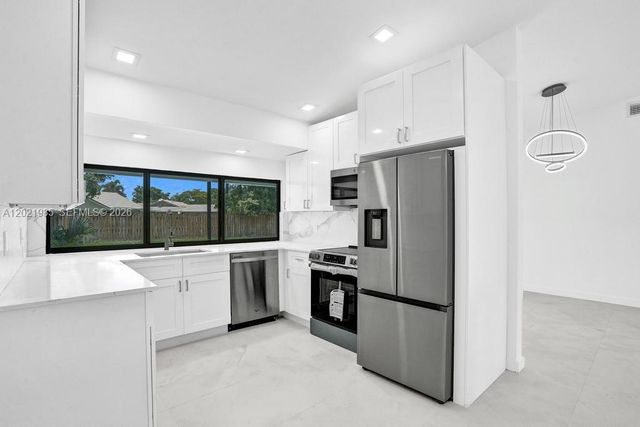 8775 SW 1st Pl, Coral Springs, FL 33071
