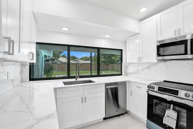 8775 SW 1st Pl, Coral Springs, FL 33071