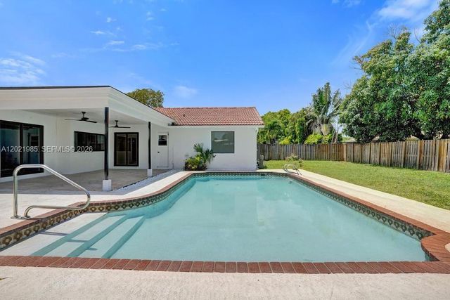 8775 SW 1st Pl, Coral Springs, FL 33071