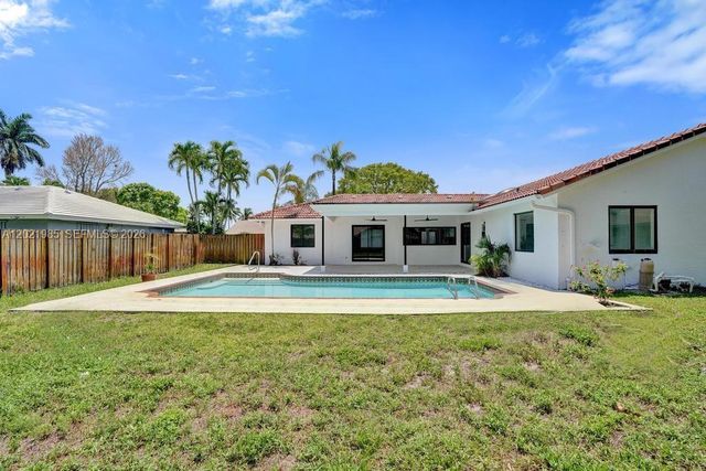 8775 SW 1st Pl, Coral Springs, FL 33071