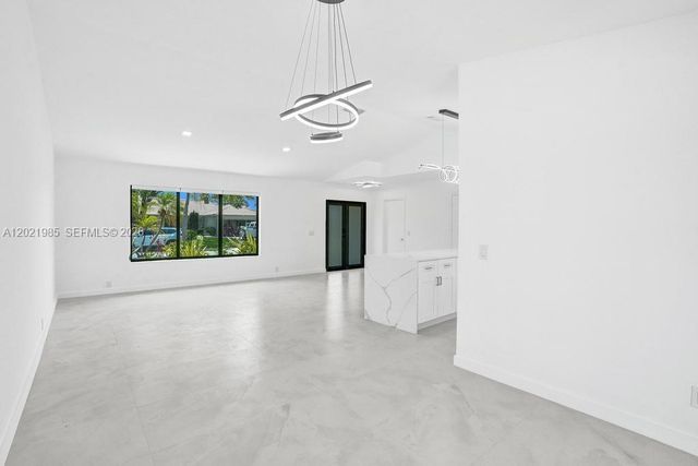 8775 SW 1st Pl, Coral Springs, FL 33071