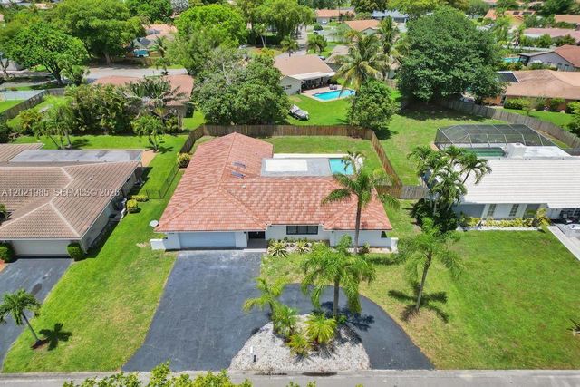 8775 SW 1st Pl, Coral Springs, FL 33071