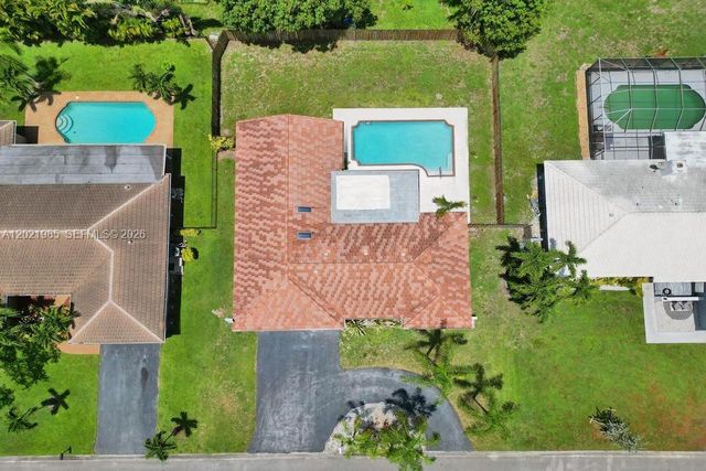 8775 SW 1st Pl, Coral Springs, FL 33071