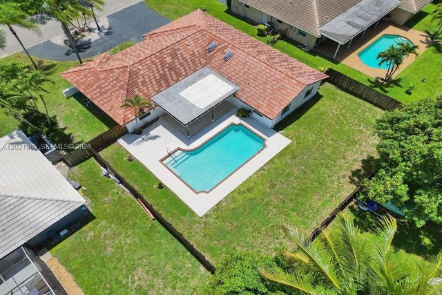8775 SW 1st Pl, Coral Springs, FL 33071