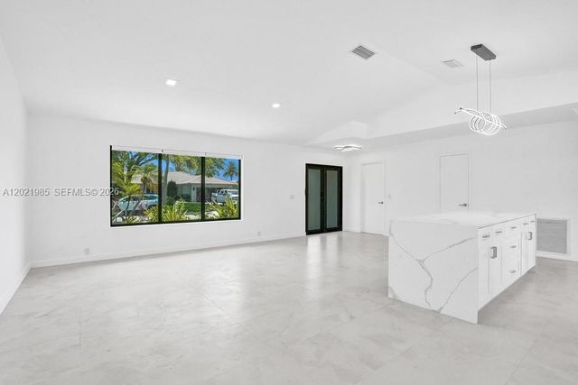 8775 SW 1st Pl, Coral Springs, FL 33071