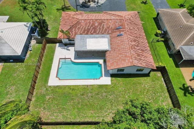 8775 SW 1st Pl, Coral Springs, FL 33071
