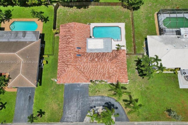 8775 SW 1st Pl, Coral Springs, FL 33071