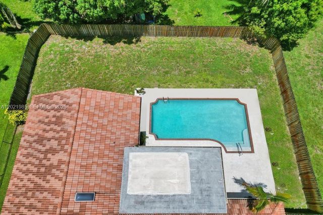 8775 SW 1st Pl, Coral Springs, FL 33071
