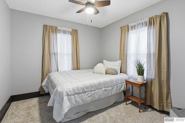 2922 N 49th Street, Omaha, NE 68104