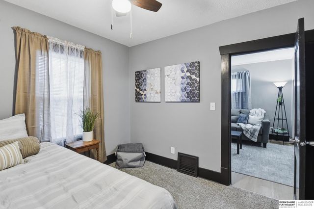 2922 N 49th Street, Omaha, NE 68104