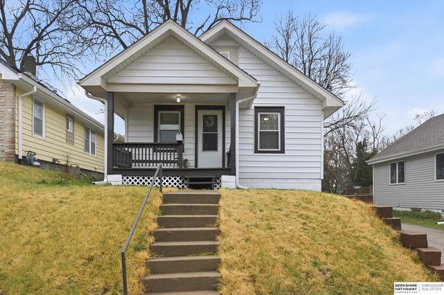 2922 N 49th Street, Omaha, NE 68104