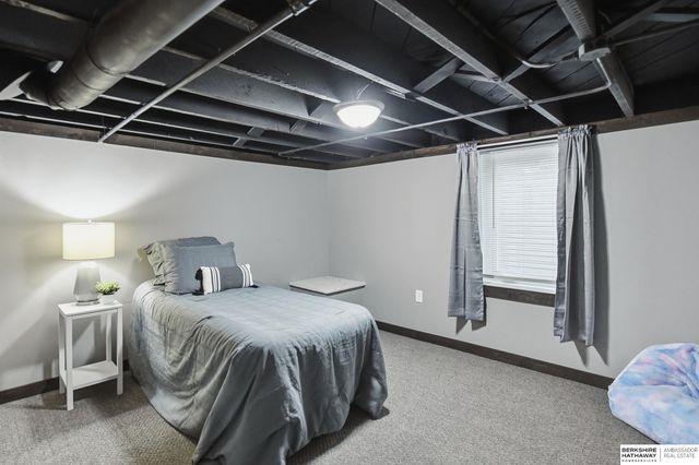 2922 N 49th Street, Omaha, NE 68104