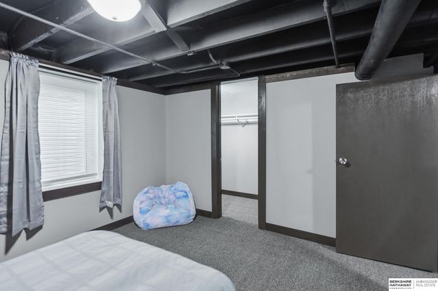 2922 N 49th Street, Omaha, NE 68104