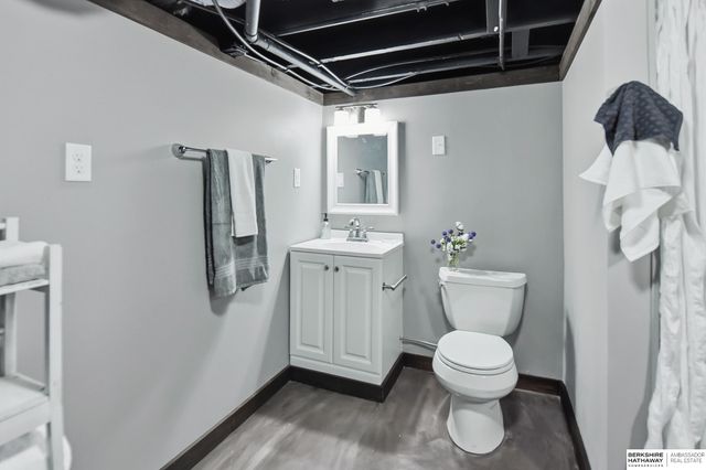 2922 N 49th Street, Omaha, NE 68104