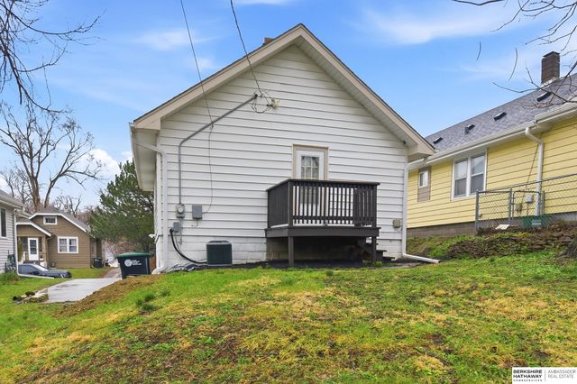 2922 N 49th Street, Omaha, NE 68104