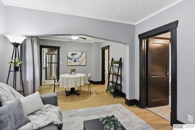 2922 N 49th Street, Omaha, NE 68104