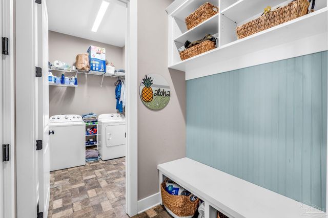 1649 Hatton St, Pensacola, FL 32503