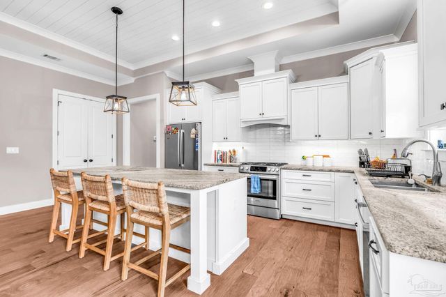 1649 Hatton St, Pensacola, FL 32503