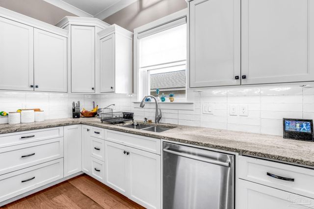 1649 Hatton St, Pensacola, FL 32503