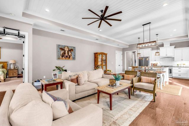 1649 Hatton St, Pensacola, FL 32503