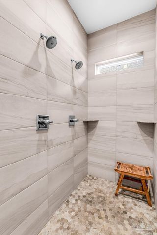 1649 Hatton St, Pensacola, FL 32503