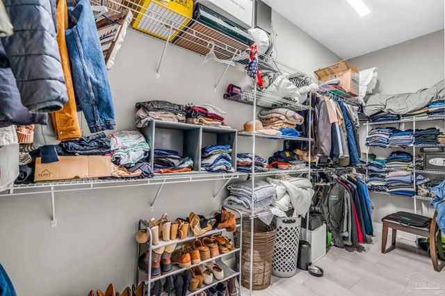 1649 Hatton St, Pensacola, FL 32503