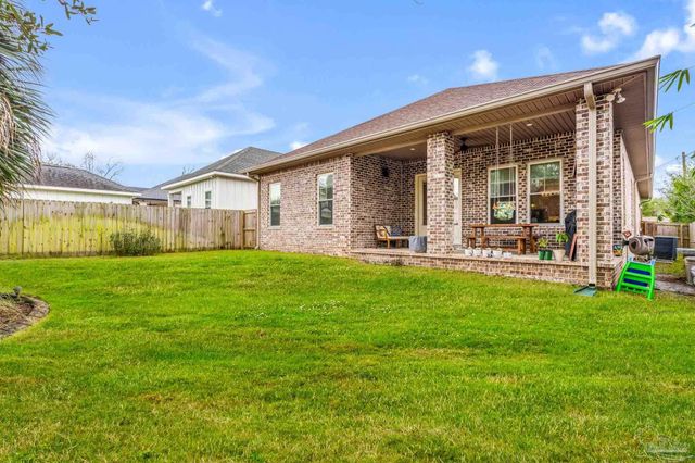 1649 Hatton St, Pensacola, FL 32503