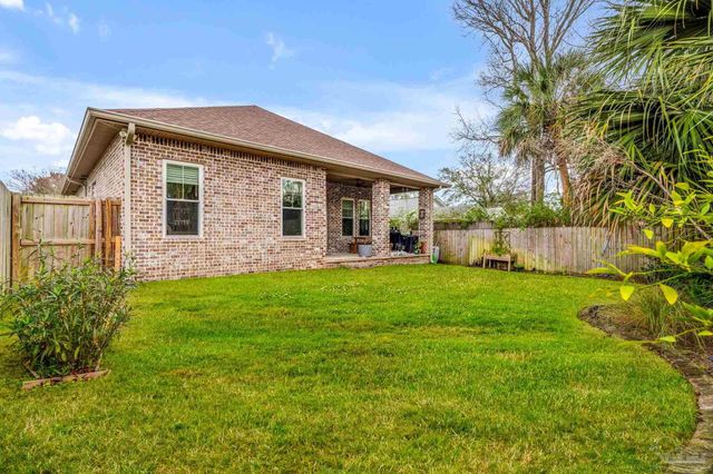 1649 Hatton St, Pensacola, FL 32503