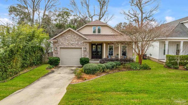 1649 Hatton St, Pensacola, FL 32503