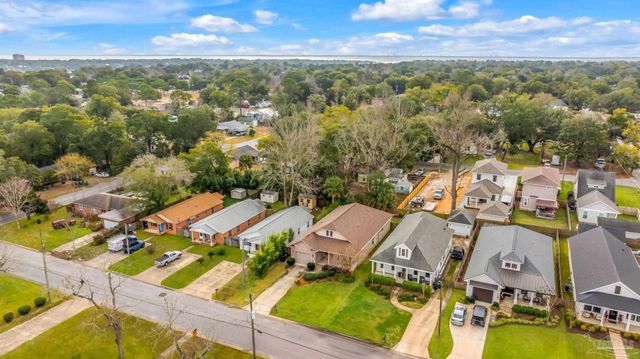 1649 Hatton St, Pensacola, FL 32503