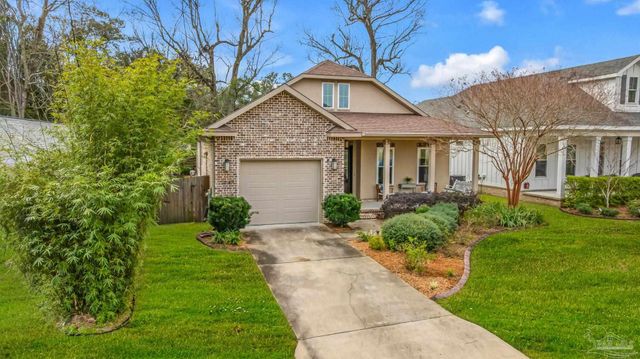 1649 Hatton St, Pensacola, FL 32503