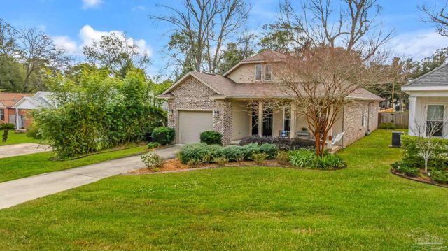 1649 Hatton St, Pensacola, FL 32503