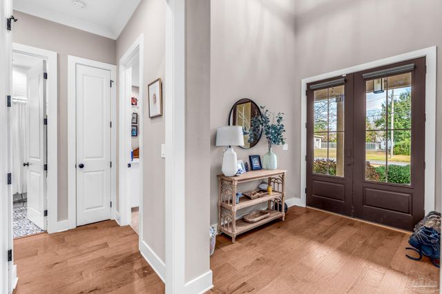 1649 Hatton St, Pensacola, FL 32503