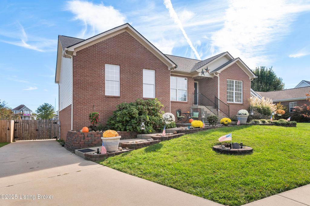 504 Matterhorn Dr, Shelbyville, KY 40065