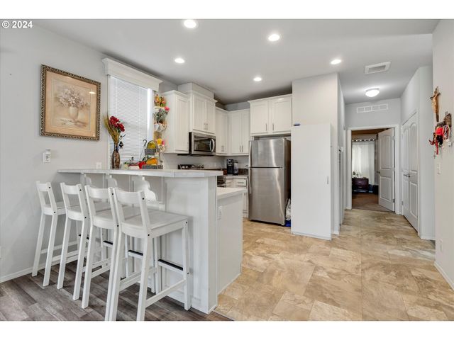 540 Sw LIBERTY BELL Dr, Beaverton, OR 97006