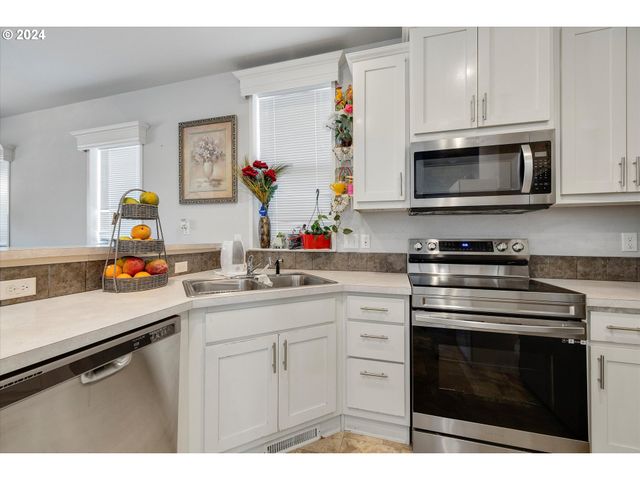 540 Sw LIBERTY BELL Dr, Beaverton, OR 97006